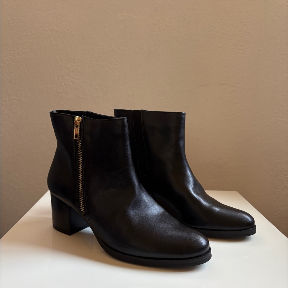 Aerosoles Black Leather Ankle Boots